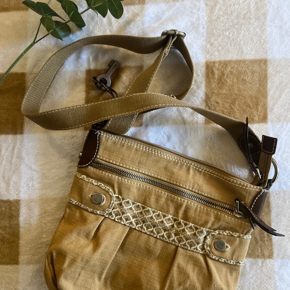 Fossil Crossbody - Picture 2 of 2
